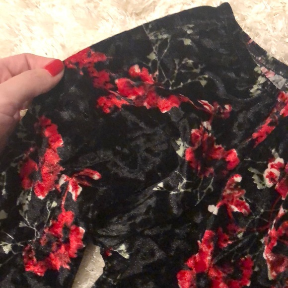 Crave Fame crushed velvet top - Picture 2 of 3